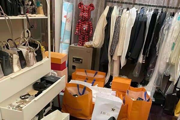 青羊区回收一线品牌衣服